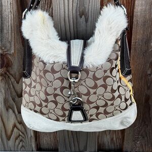Vintage Coach  Signature Large Canvas With Fur  . F052-8K48 Y2K 00’s